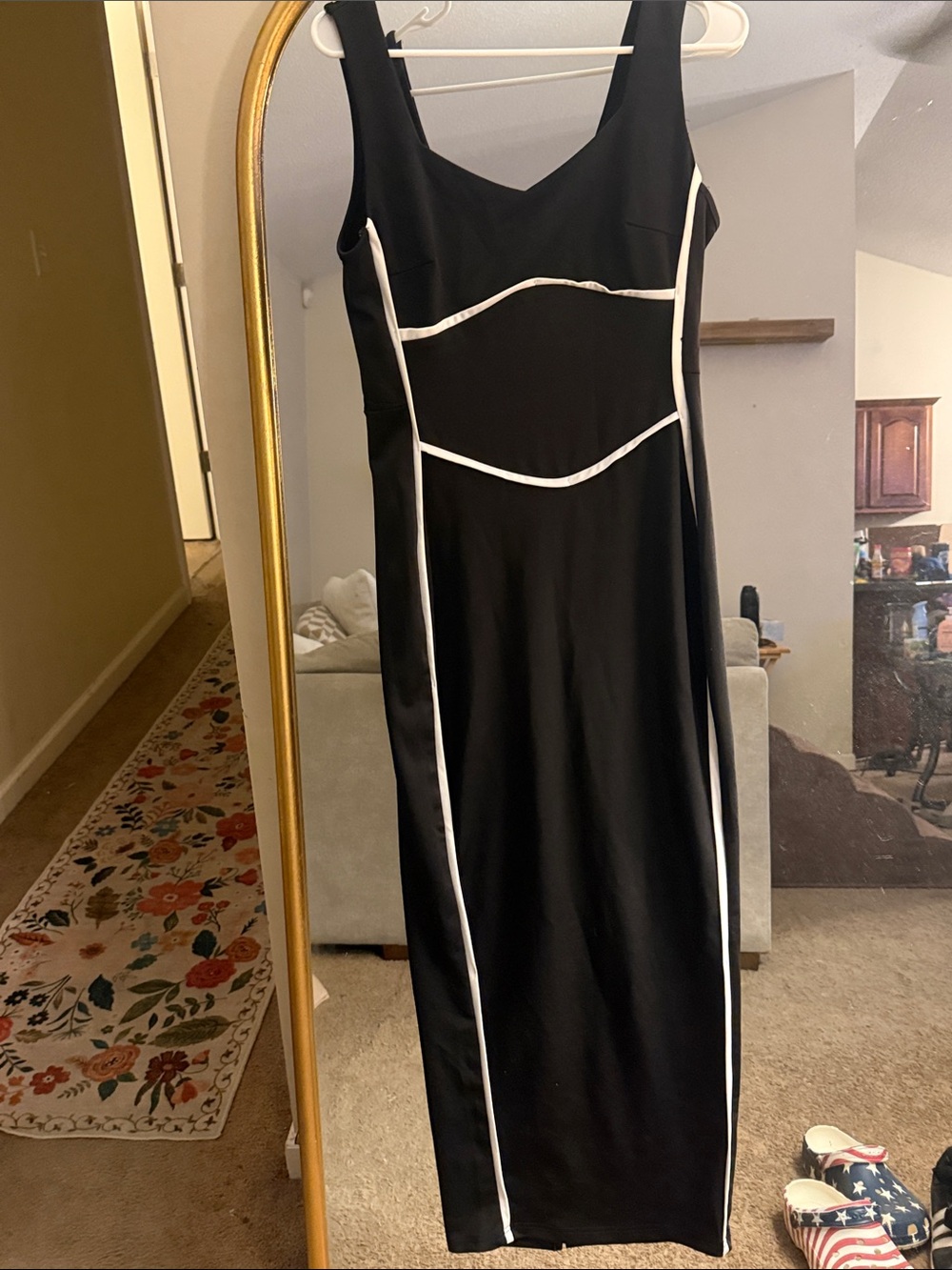 Black Sheath Dress with White Piping - Sleeveless Midi bodycon